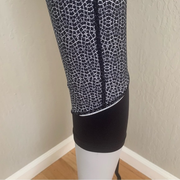 PRANA Lot of 3 Pair XS Leggings and Capri Pants Printed - Picture 11 of 16